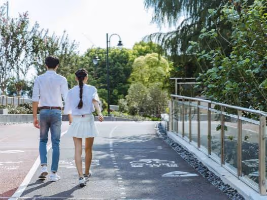 兒媳,你哥住別墅,咋不送你一套房?媽,買房靠自己