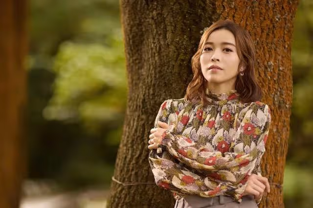 TVB新劇收視創新低,最佳女配演技在線,曾分飾七角獲曾志偉賞識