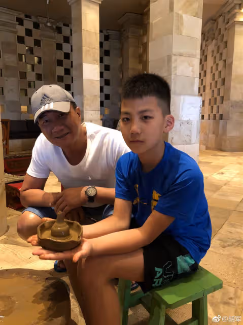 《爸爸去哪兒》康康長大了！13歲身高180公分　帥度破表老爸胡軍！