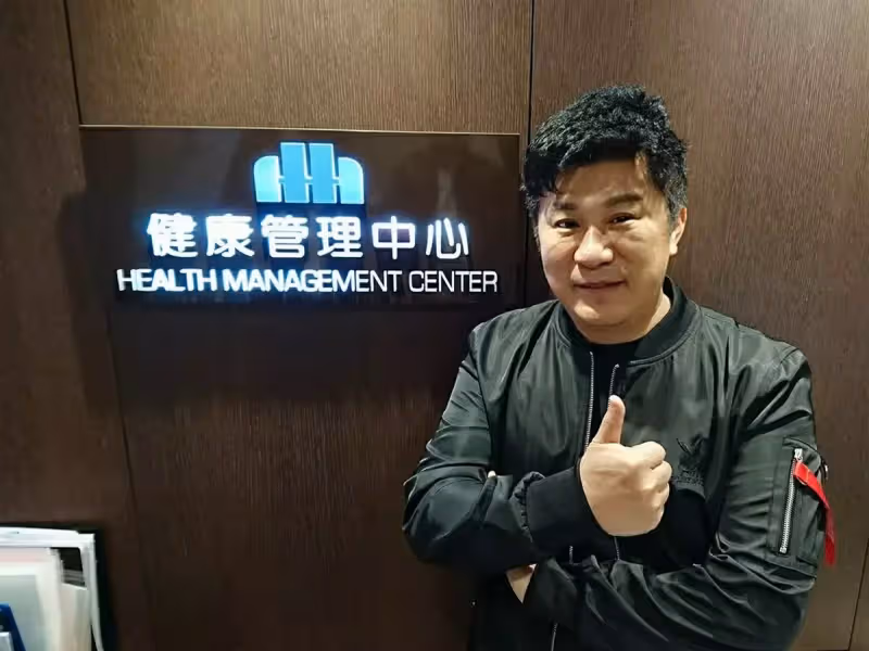 飛美國被遣返!胡瓜無奈曝「為小禎吃上官司」:翻出好多美金 苦笑「放任女兒亂來」只能怪自己