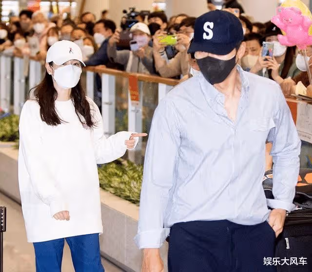 孫藝珍玄彬婚紗照曝光，再現夫妻恩愛場面，笑容甜蜜幸福滿溢