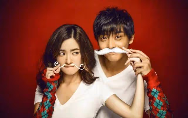 網曝李晟李佳航離婚!稱兩人在一起是炒作,去年結束5年婚姻?