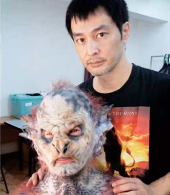 52歲連凱全家定居內地,經營化妝培訓中心,近照鬍子拉碴男人味足