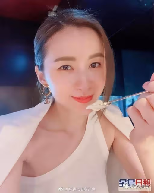 前TVB女星產後首次與老公約會！補祝自己40歲生日