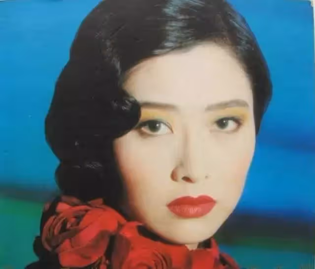為愛隱退！一代女神「閃嫁富商」生下兩兒一女　老公破產「也毫不在意」如今55歲風采依舊