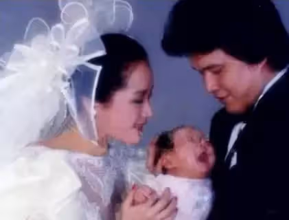 她20歲成金馬影后！二婚嫁影帝　女兒改名越長越像男人「至今未婚」母女相依為命