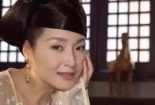 她20歲成金馬影后！二婚嫁影帝　女兒改名越長越像男人「至今未婚」母女相依為命