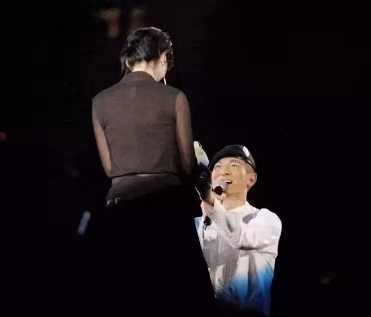 出生「太醜」險被送人！她錯愛12年男友「拒絕劉德華求婚」　巔峰退圈嫁素人尪：簡單平淡也甜蜜
