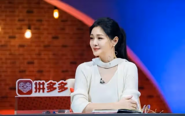 44歲大S太會穿！「麻花辮配黃裙」甜笑跟18年前的杉菜一模一樣：減齡果然還是要瘦