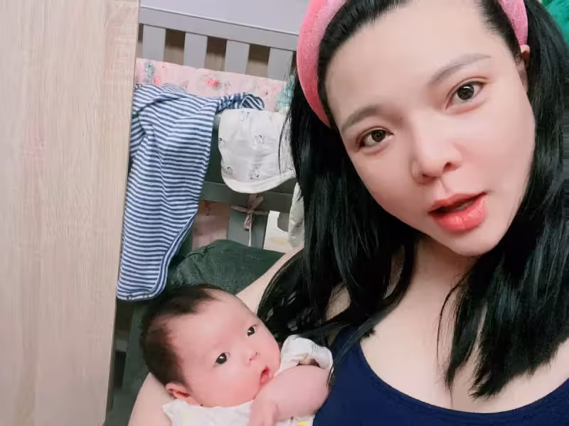 小甜甜打113求救,抱2個月嬰兒離家,老公家暴我,向好友淚訴女兒身體都紅了:不會讓他好過