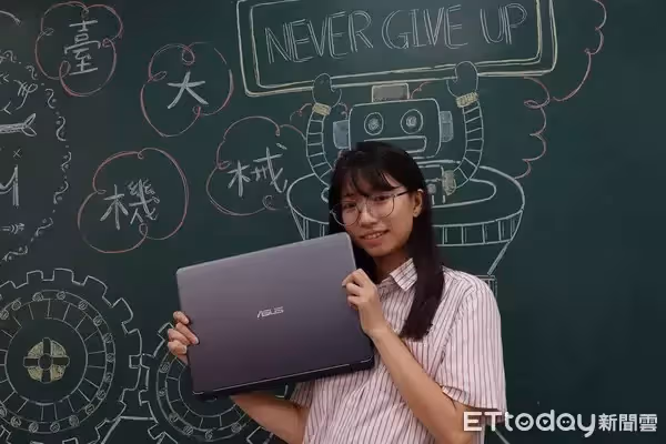 靠補助生活12年!單親女學生「窮到與母共吃一碗飯」奮發向上 金榜題名「不辜負養育之恩」感動喊:換我照顧你