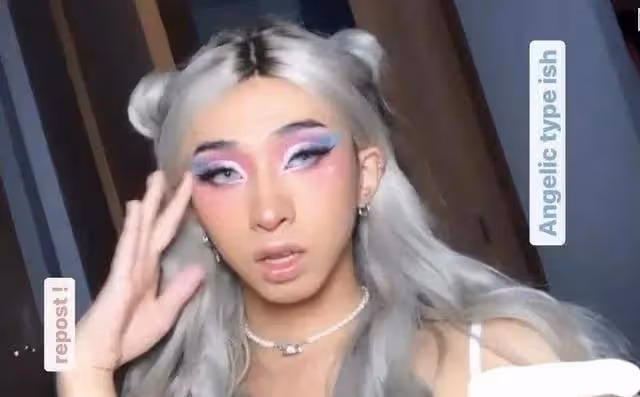 伊能靜的兒子再次曬女生裝扮,20歲的哈利比女人還嫵媚