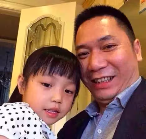趙薇11歲女兒長大了,近照曝光皮膚白皙,清澈大眼像極小燕子,老公久未露面婚姻成謎