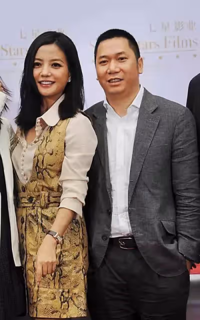 趙薇11歲女兒長大了,近照曝光皮膚白皙,清澈大眼像極小燕子,老公久未露面婚姻成謎