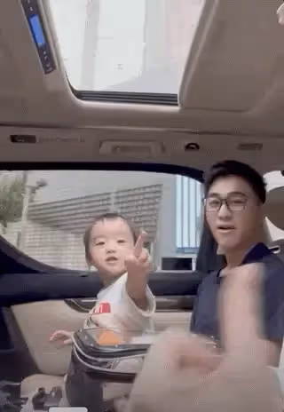 奚夢瑤首次曝光兒子正臉,何廣燊長相清秀跟媽媽如粘貼複製,娃娃音奶萌可愛