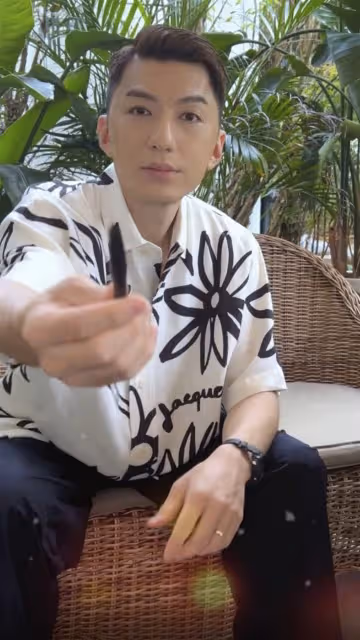 袁偉豪疑畫深邃眼線　網民笑指太妖艷：以為是馮春美
