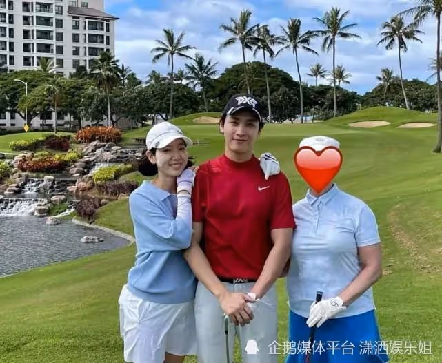 朴信惠婚後罕曬自拍照!孕晚期臉部輕微浮腫,幸福與好友相聚