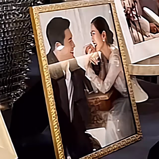 玄彬孫藝珍再曝新婚紗照,兩人親密依偎牽手放閃,超大婚戒首曝光