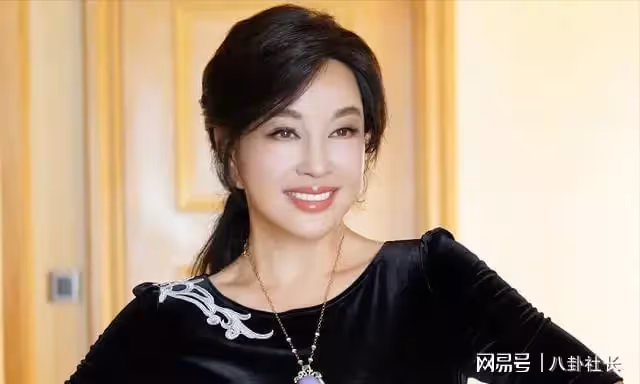 拒絕傻白甜,31歲譚松韻出演職場女性,打臉多少裝嫩女明星?