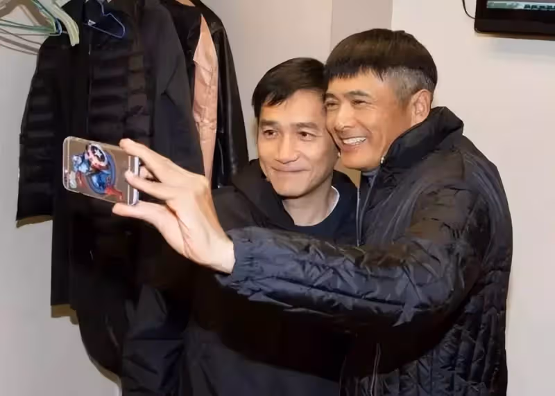 好友曾江去世後,周潤發突然沒了任何音訊,疑似還沒走出喪友之痛