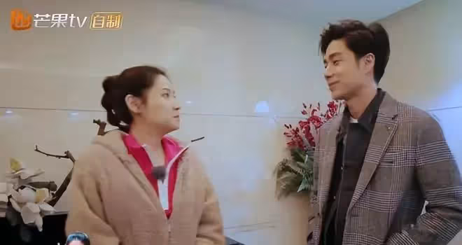 丈夫月薪幾萬,妻子卻每天拖拖地做做飯,婆婆:你看你娶的是什麼
