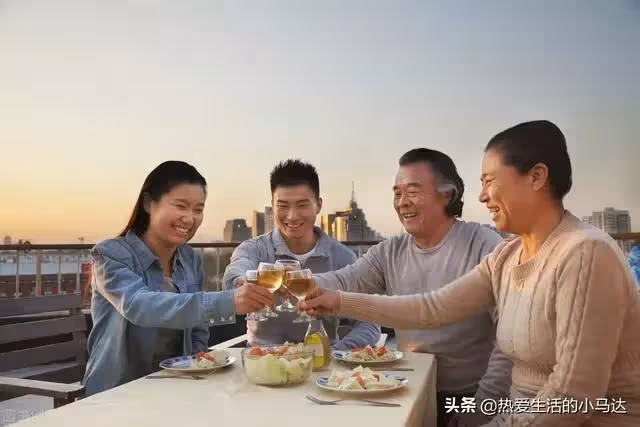 父母想去兒子家養老，兒子直言：可以來，但必須答應我5個條件