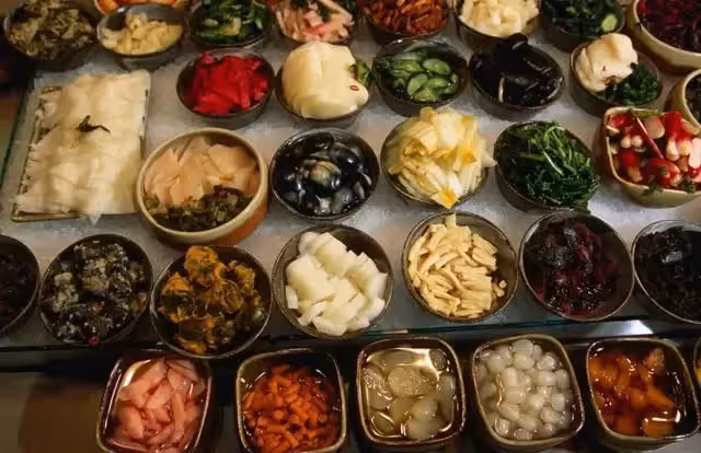 媳婦坐月子,婆婆天天燉雞湯,老公嘴饞嘗一口,當天送她回老家