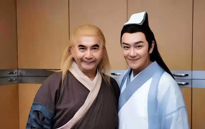 58歲港星定居內地，直播賣貨人氣太慘被嘲，陳浩民都不搭理？