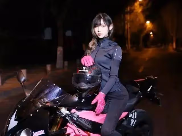 韓國女DJ 美航事件視頻流出，她怎麼這麼慘...