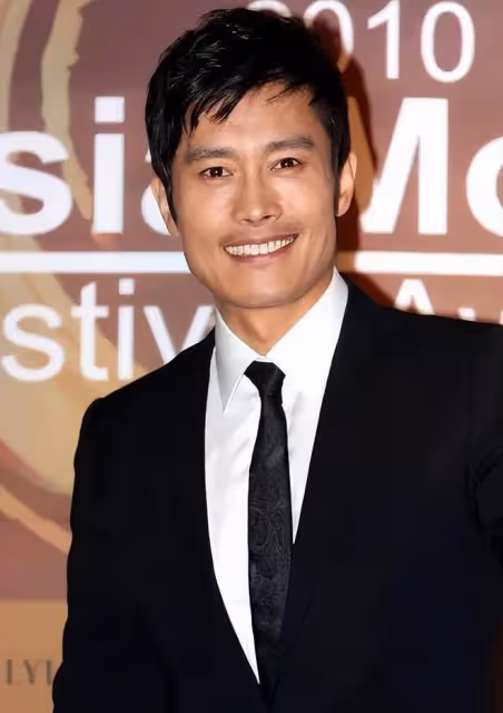 作品和德行哪個更重要？醜聞纏身的李秉憲，居然還是韓國人的驕傲