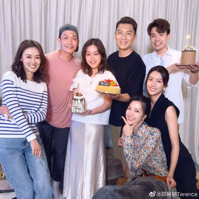 被吐槽太妖艷!TVB小生曬近況疑似畫眼線,網民稱其像「馮春美」