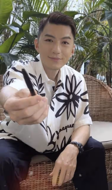 被吐槽太妖艷!TVB小生曬近況疑似畫眼線,網民稱其像「馮春美」