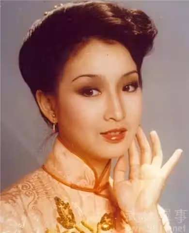 曾與趙雅芝齊名!事業巔峰為愛隱退「老公2次破產」不離不棄 「結婚40年無子女」感情甜蜜如初