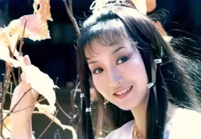 曾與趙雅芝齊名!事業巔峰為愛隱退「老公2次破產」不離不棄 「結婚40年無子女」感情甜蜜如初