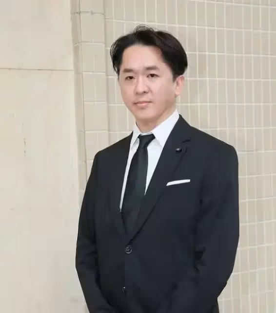 嘆最窮只有1億!富二代男星為爭產「與母親公開決裂」 堅持「不婚不生」同時穩交3女友