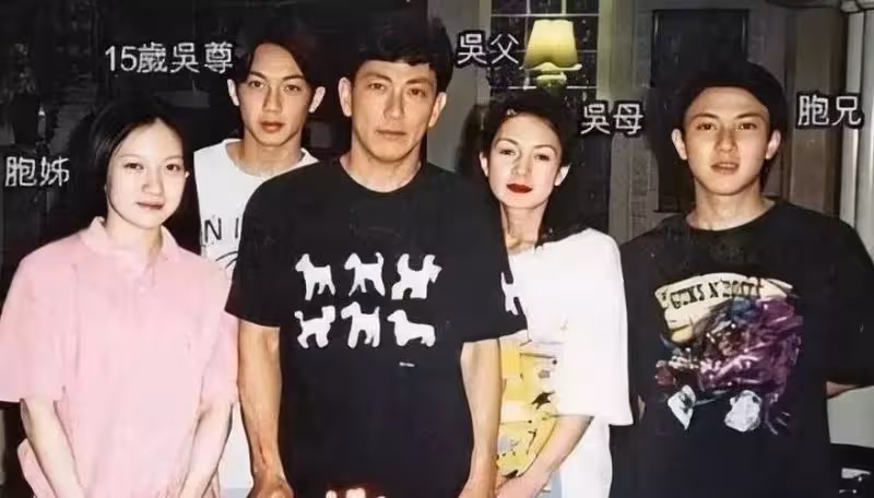 明星父母顏值有多高？baby的父親「眼窩深邃」胡歌爸爸紳士儒雅，趙露思爸爸「酷似韓國歐巴」