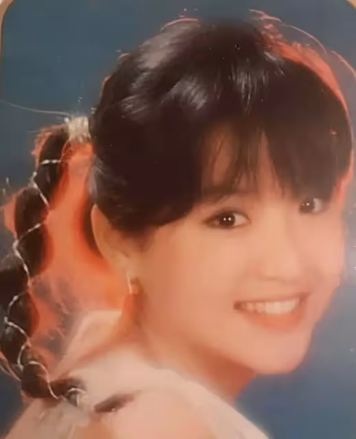 65歲恬妞,歷經兩段破碎婚姻,情斷萬梓良後心中「有陰影」晚年與女兒相依為命,直言:自己過也很好