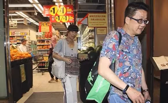 83版「最美華箏」隱退26年首現身,她是童安格的表妹,在事業正紅息影,現在年近六旬風采依舊,網:優雅老去很美