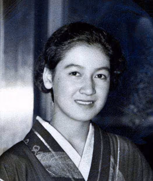日本女演員原節子,曾被送給麥克阿瑟當情人,活到95歲病逝