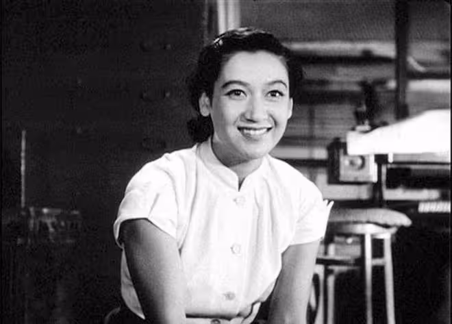 日本女演員原節子,曾被送給麥克阿瑟當情人,活到95歲病逝