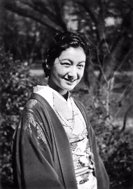 日本女演員原節子,曾被送給麥克阿瑟當情人,活到95歲病逝