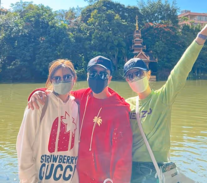 甄子丹夫婦內地旅遊,4個月內2度前往雲南,汪詩詩稱已愛上當地