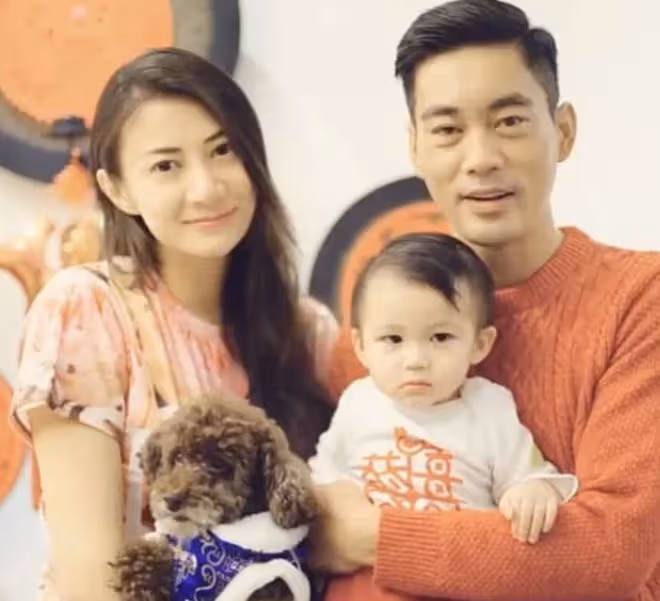 陳國坤妻子玩空中瑜伽，穿背心身材曲線一覽無遺，41歲凍齡有術