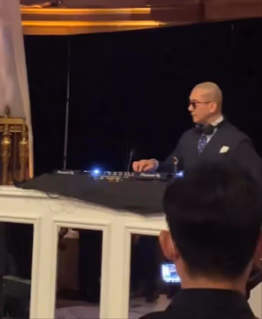 具俊曄參加好友婚禮,西裝革履帥氣十足,網友:不辦一場好可惜
