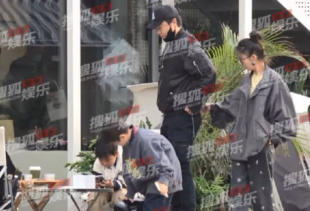 陳思誠佟麗婭外出被疑復合，丫丫細心幫其整理衣服，全程有說有笑