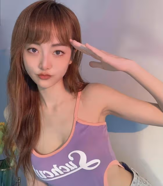 恭喜！TVB前知名女星自曝迎來新戀情，離巢做網紅名牌包包不離手