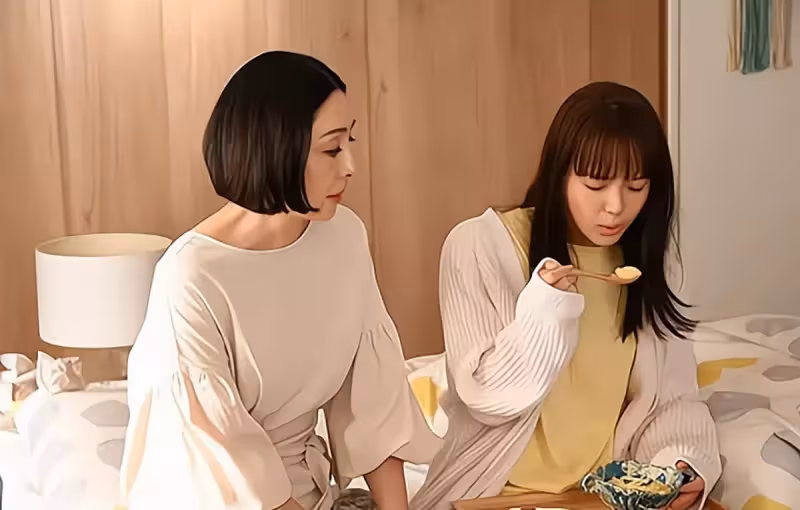 婆婆把錢都給小兒子,生病後被送到大兒子家,大兒媳:我不做慈善