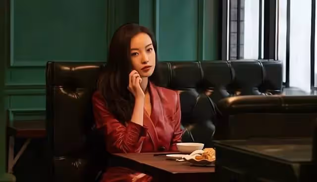 AA制婚姻,3年後丈夫崩潰:孩子不生公婆不養,發工資就給小舅子