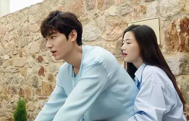 「兒媳,我癱瘓了你還旅遊,快來我家伺候」「閒雜人等能入內?」