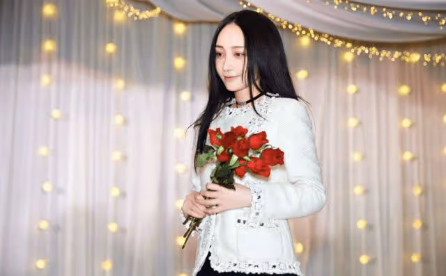 姚笛崩潰大哭!曝光6年前的真相,難怪文章離婚後不敢和她在一起
